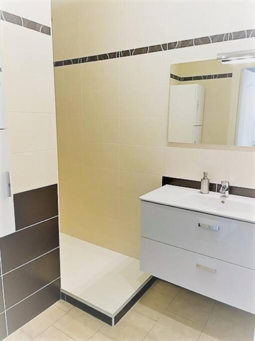 Bel Appartement Proche Du Port Sanary-sur-Mer Exteriör bild